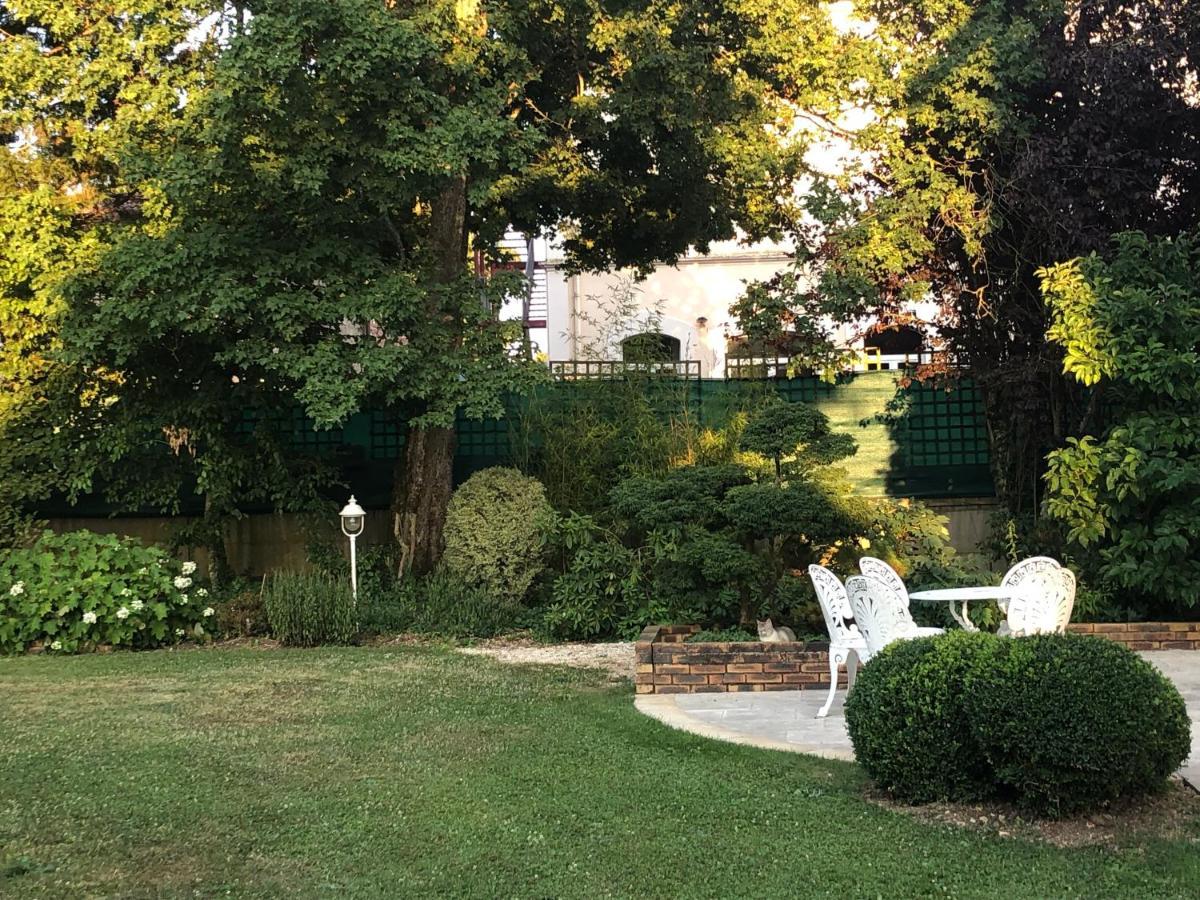 Le Jardin De Fresnes Bed & Breakfast エクステリア 写真